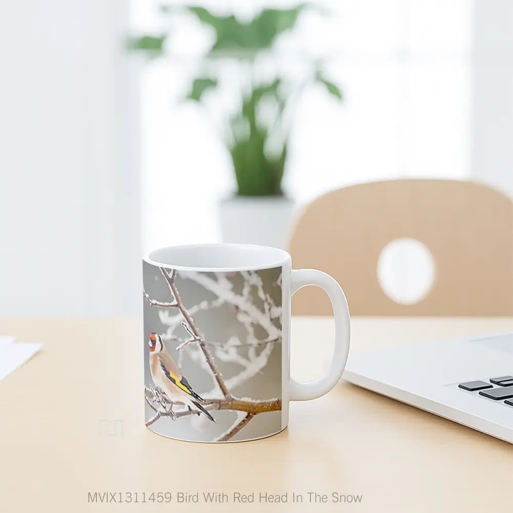 Mug Bird With Red Head In The Snow Gelas Hewan Lucu - All-side / Desain