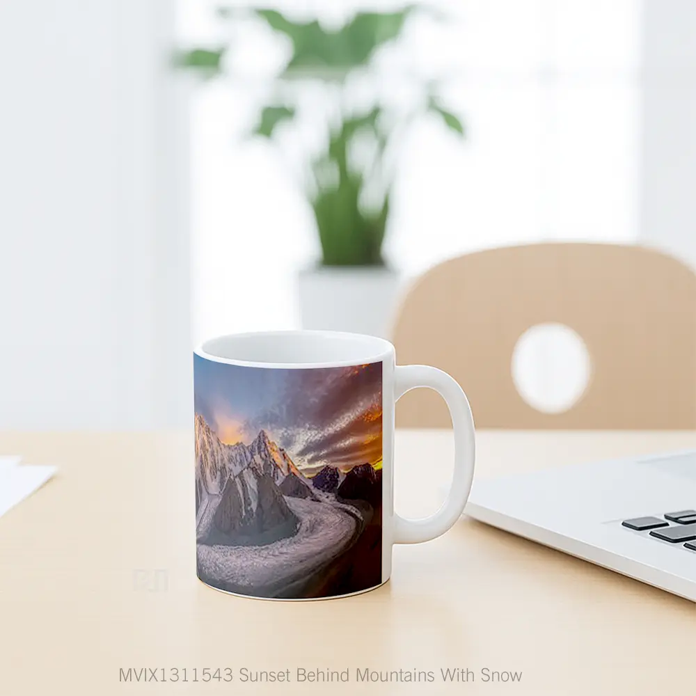 Mug Sunset Behind Mountains With Snow Gelas Pemandangan Alam - All-side / Desain