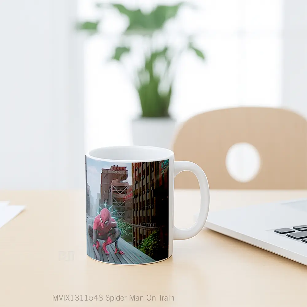 Mug Spider Man On Train Gelas Superhero - All-side / Desain