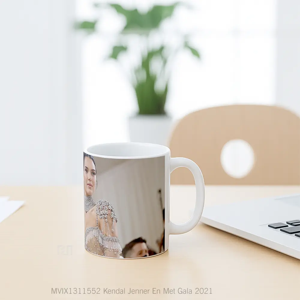 Mug Kendal Jenner En Met Gala 2021 Gelas Selebriti - All-side / Desain