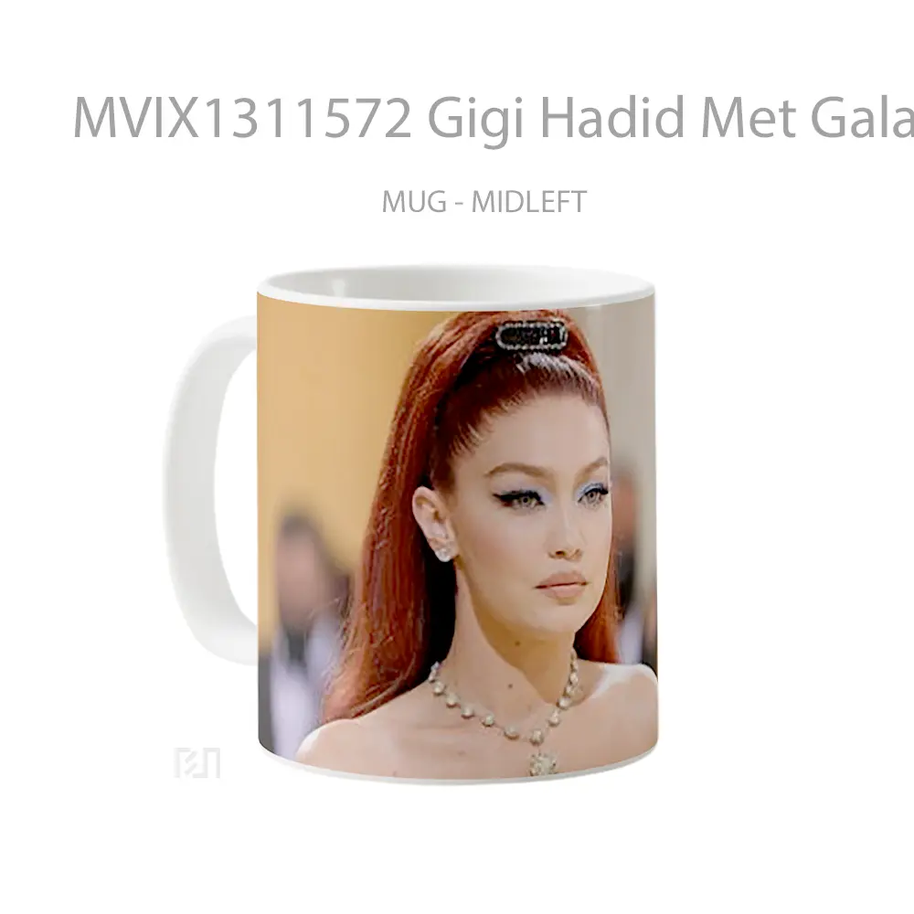 Mug Gigi Hadid Met Gala 2021 Gelas Keramik Unik - All-side / Desain