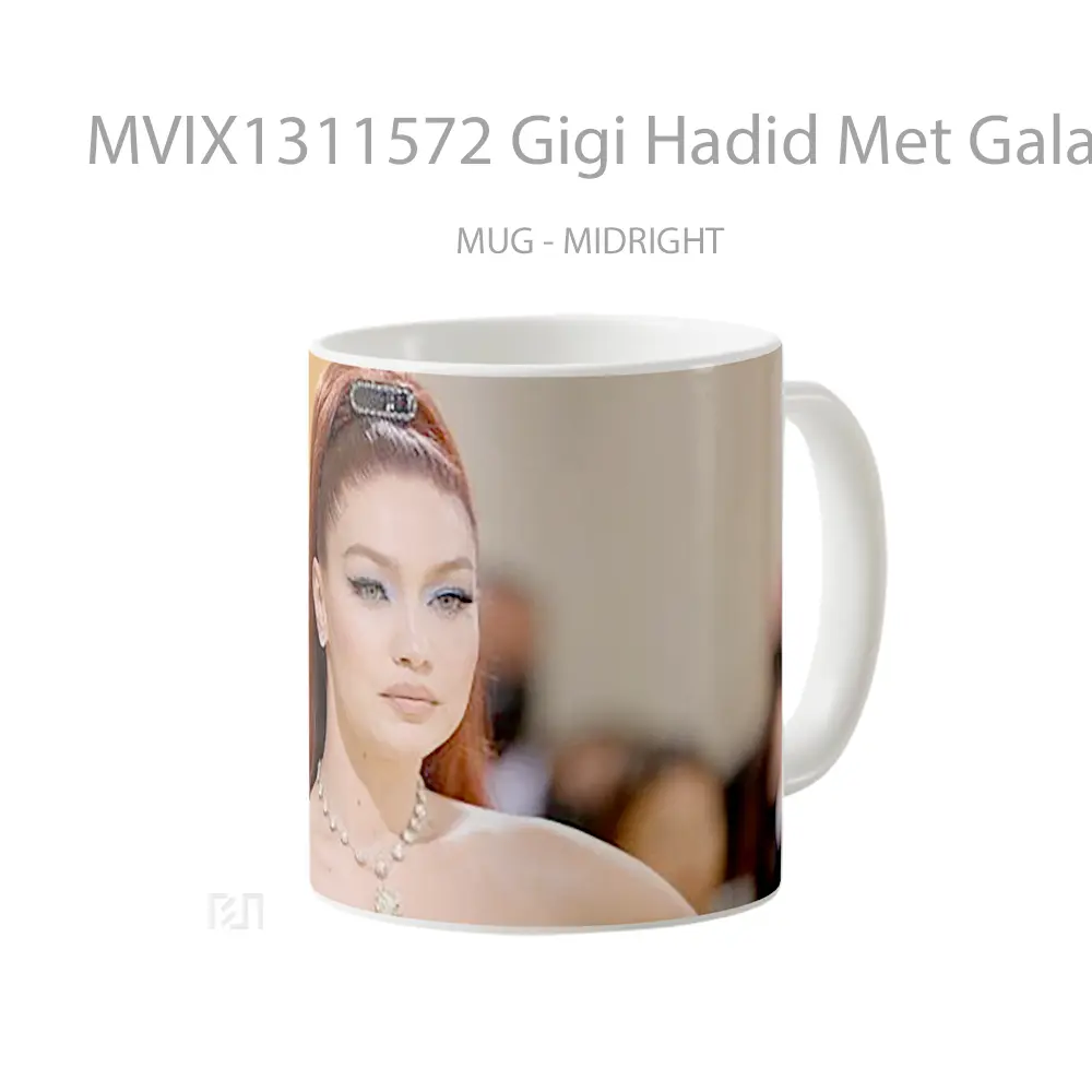 Mug Gigi Hadid Met Gala 2021 Gelas Keramik Unik - All-side / Desain