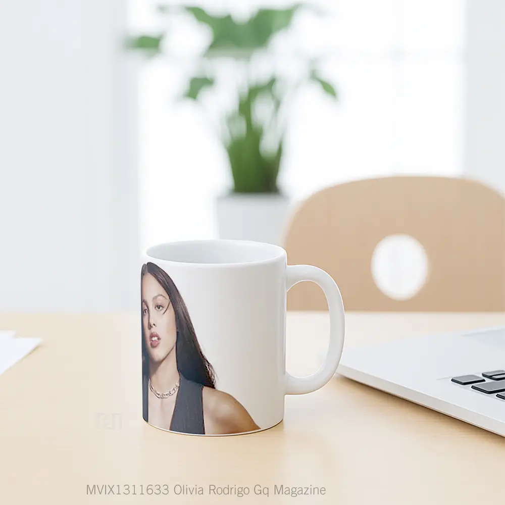 Mug Olivia Rodrigo Gq Magazine Gelas Selebriti - All-side / Desain