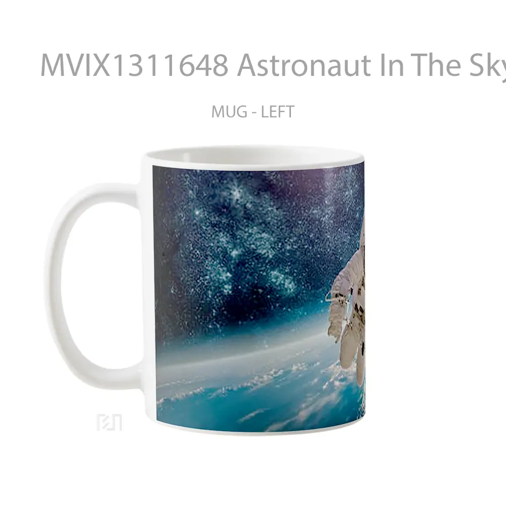 Mug Astronaut In The Sky Gelas Pemandangan Alam - All-side / Desain