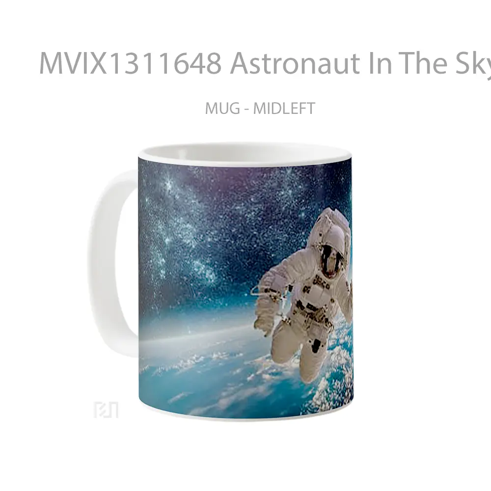 Mug Astronaut In The Sky Gelas Pemandangan Alam - All-side / Desain