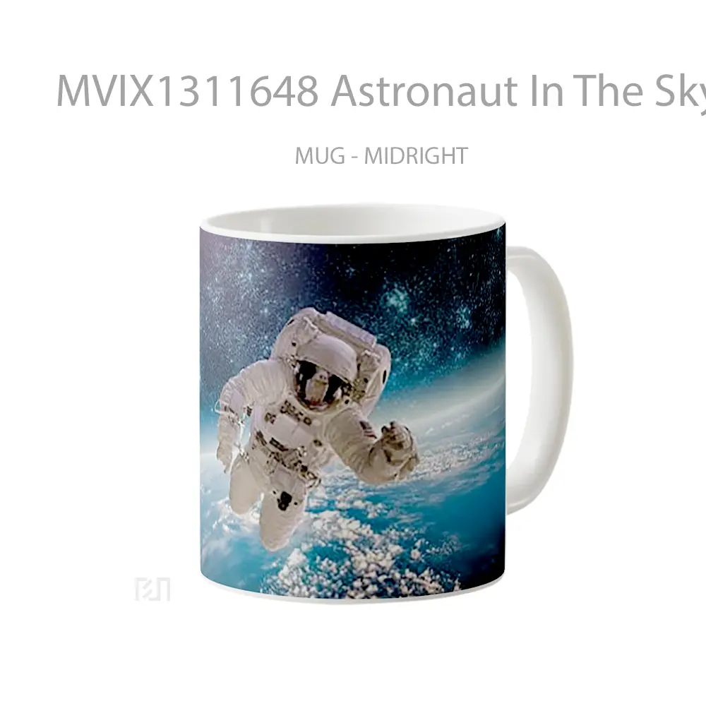Mug Astronaut In The Sky Gelas Pemandangan Alam - All-side / Desain