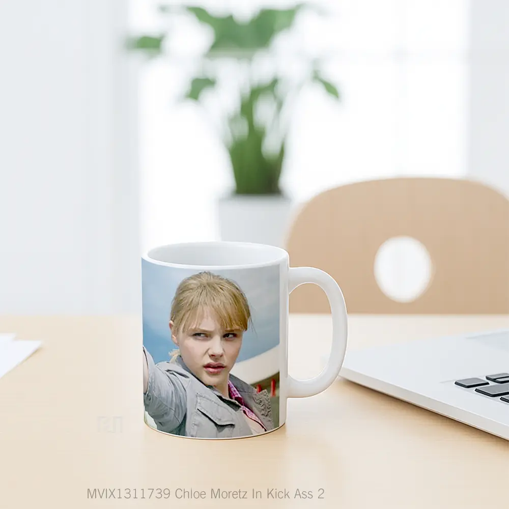 Mug Chloe Moretz In Kick Ass 2 Gelas Keramik Unik - All-side / Desain