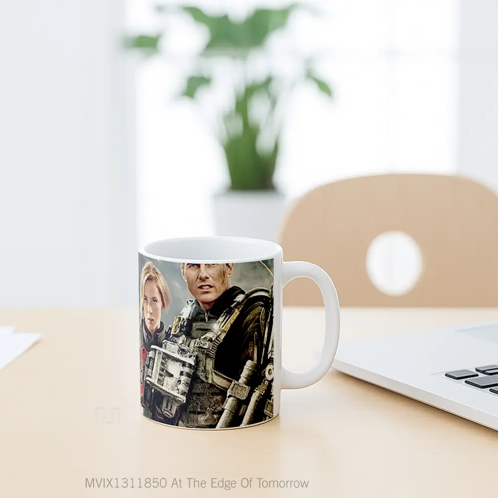 Mug At The Edge Of Tomorrow Gelas Keramik Unik - All-side / Desain