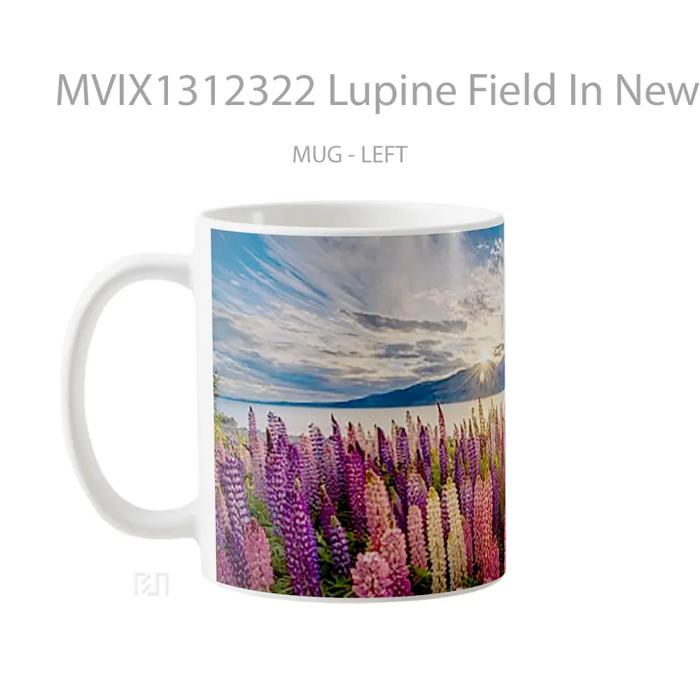 Mug Lupine Field In New Zeland Gelas Pemandangan Alam - All-side / Desain
