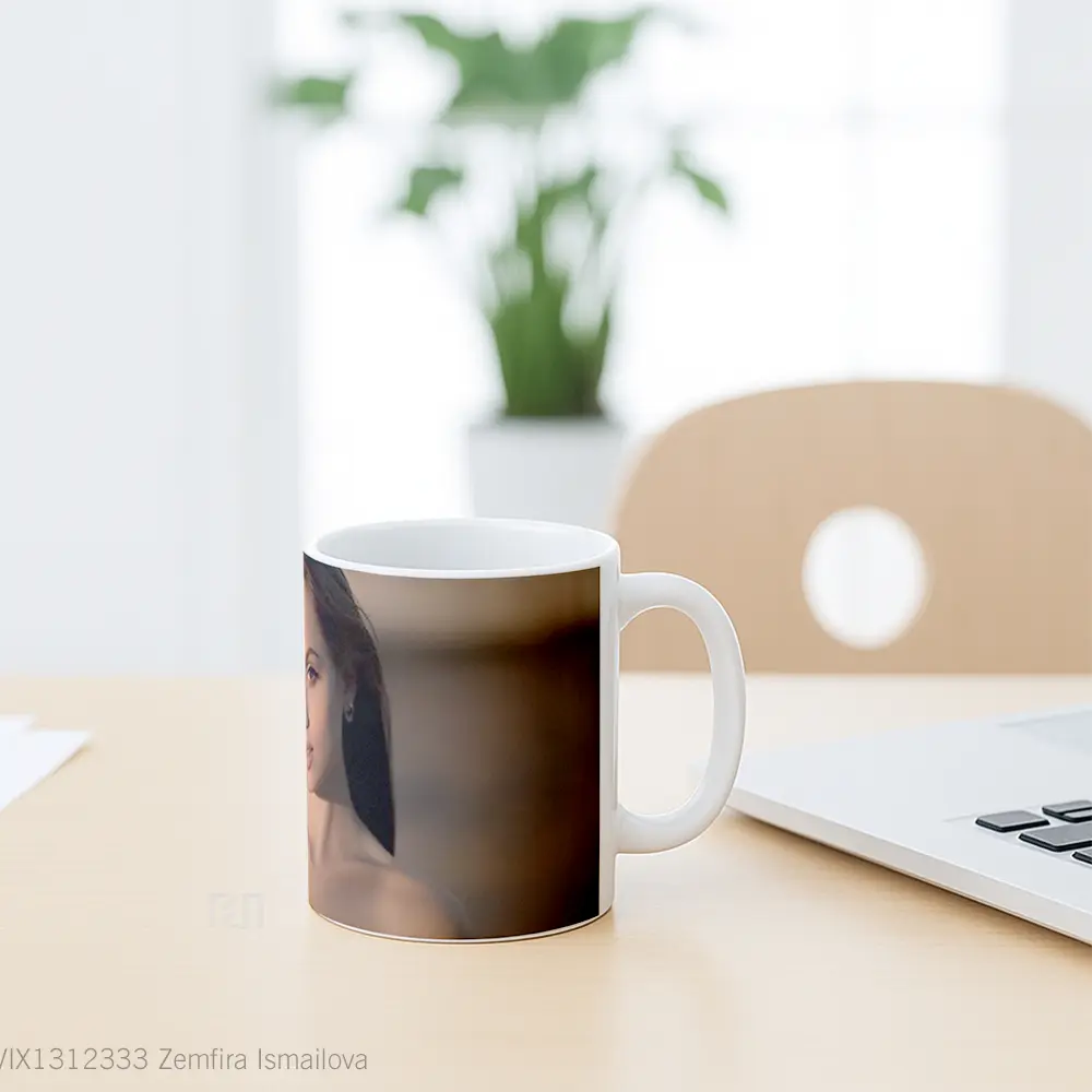 Mug Zemfira Ismailova Gelas Keramik Unik - All-side / Desain