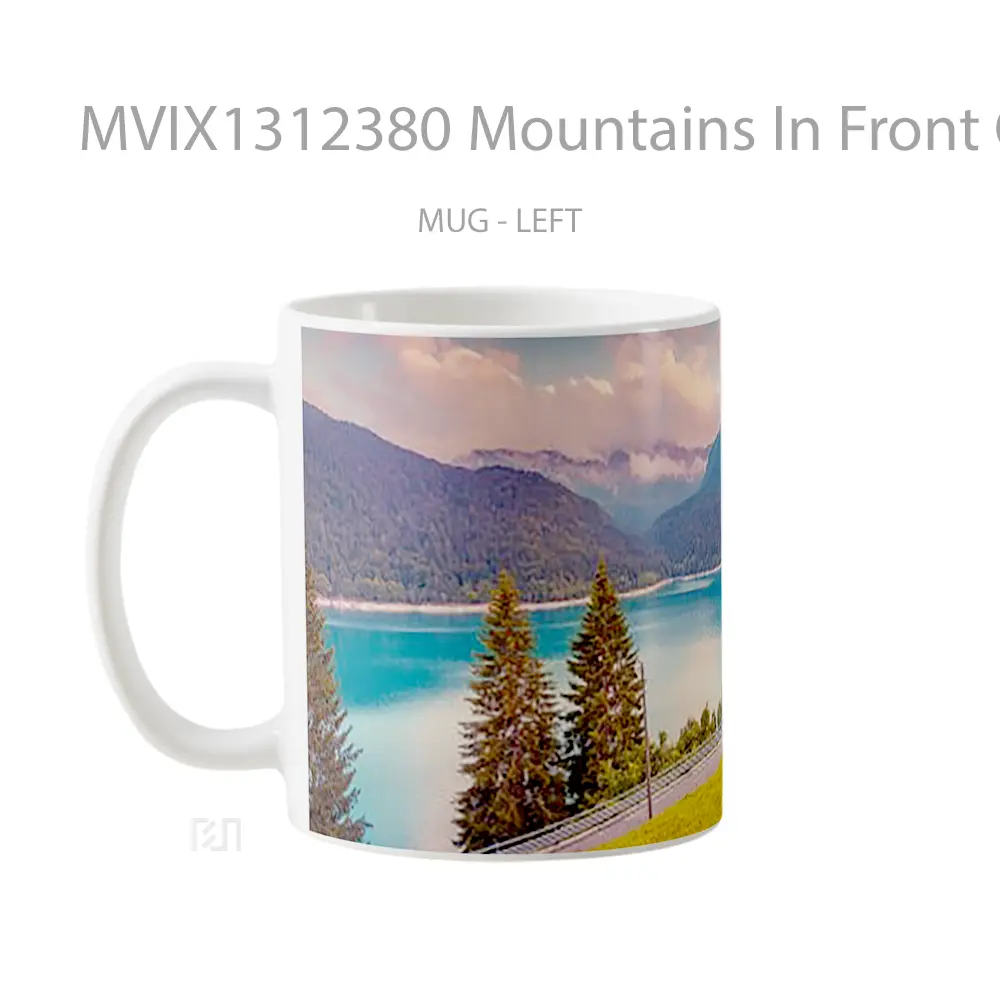 Mug Mountains In Front Of Lake In The Forest Gelas Pemandangan Alam - Tampak Tengah