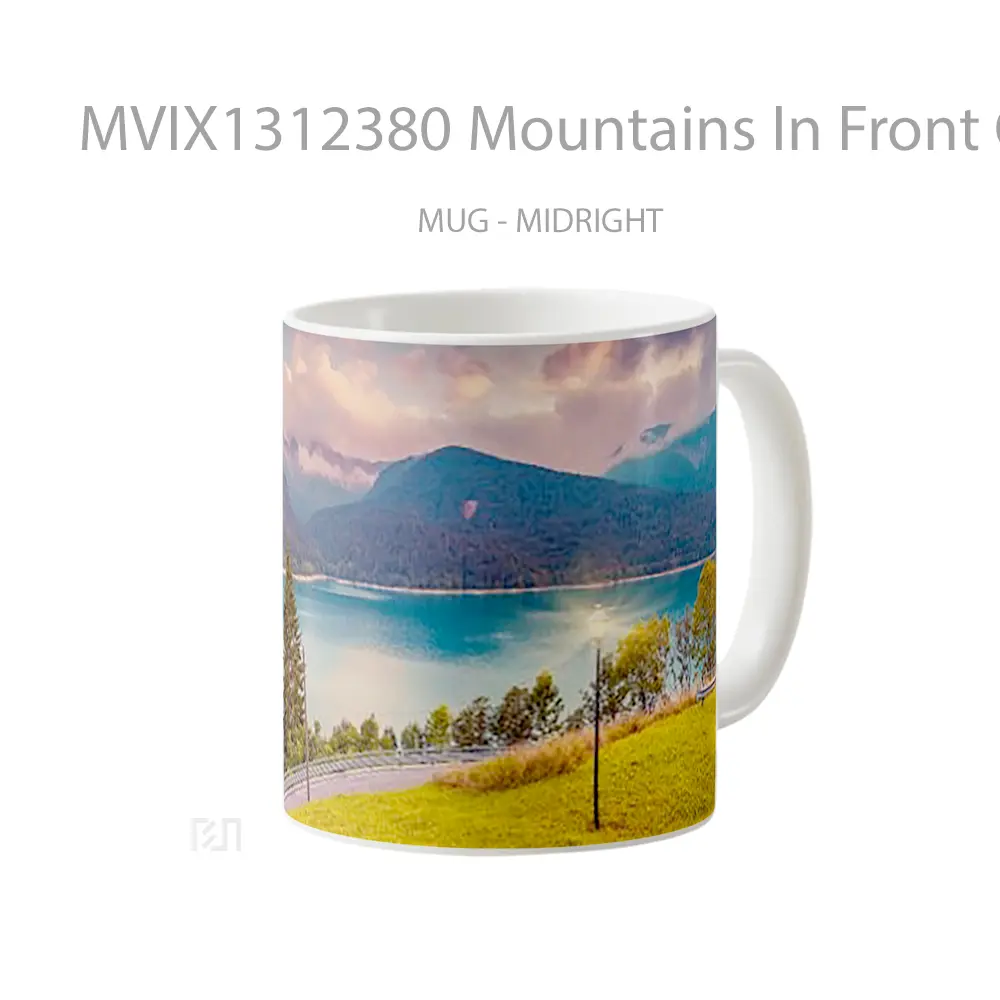 Mug Mountains In Front Of Lake In The Forest Gelas Pemandangan Alam - Tampak Tengah