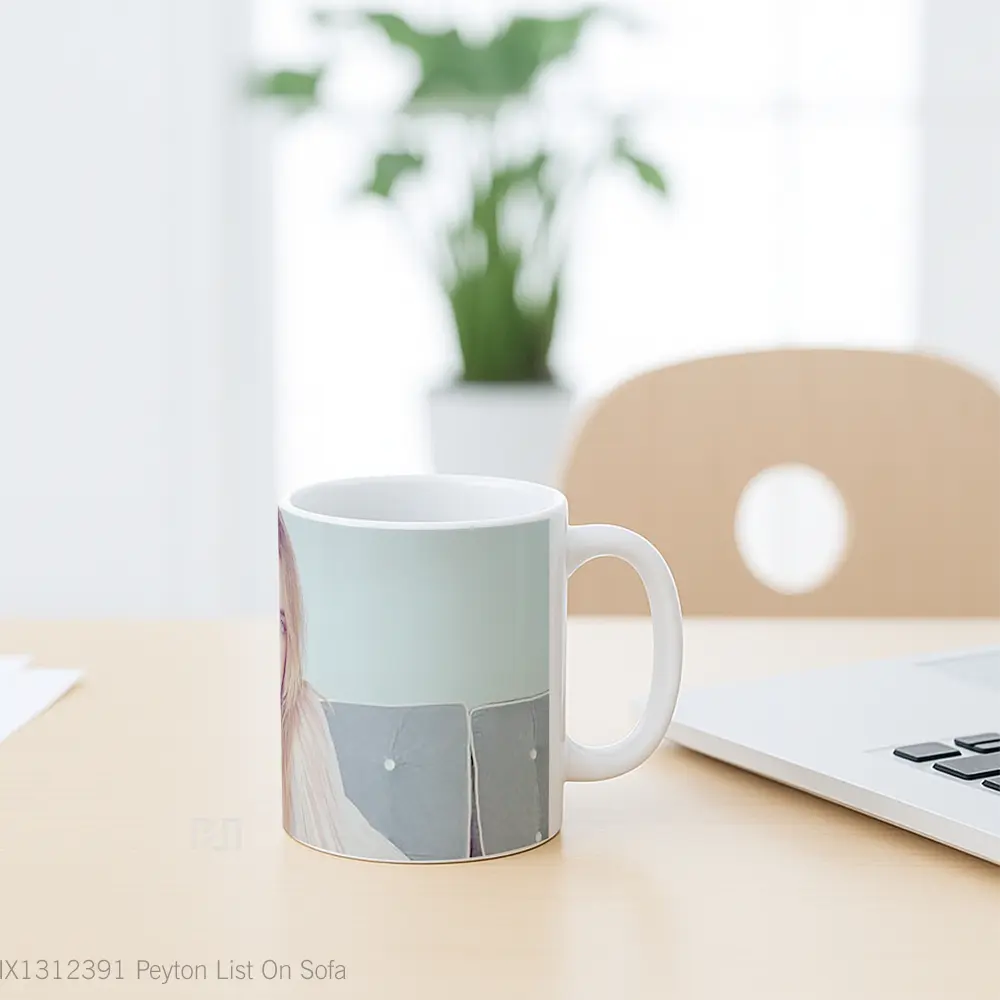 Mug Peyton List On Sofa Gelas Keramik Unik - All-side / Desain