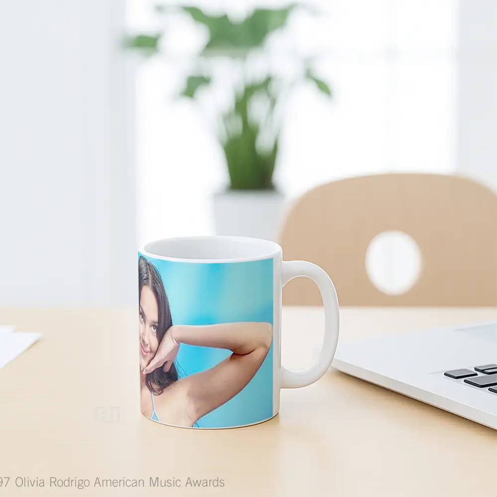 Mug Olivia Rodrigo American Music Awards Gelas Selebriti - All-side / Desain