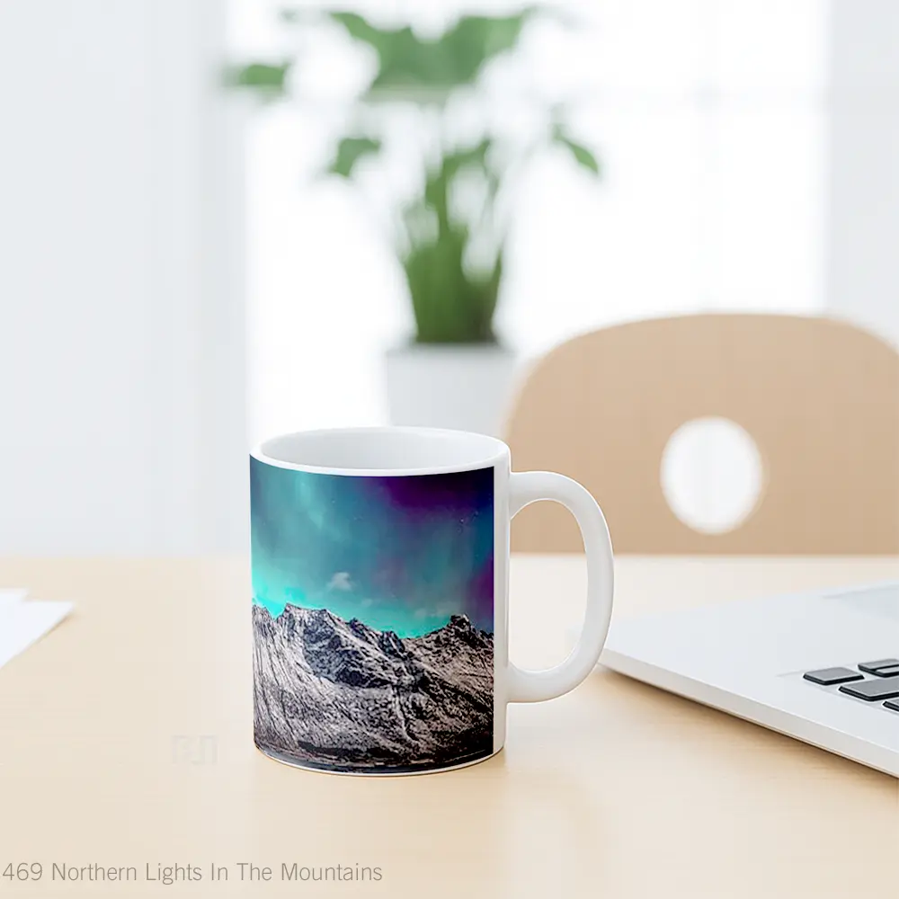 Mug Northern Lights In The Mountains Gelas Pemandangan Alam - All-side / Desain