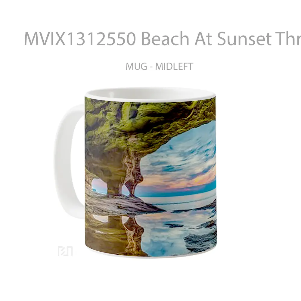Mug Beach At Sunset Through Rocks Gelas Pemandangan Alam - All-side / Desain