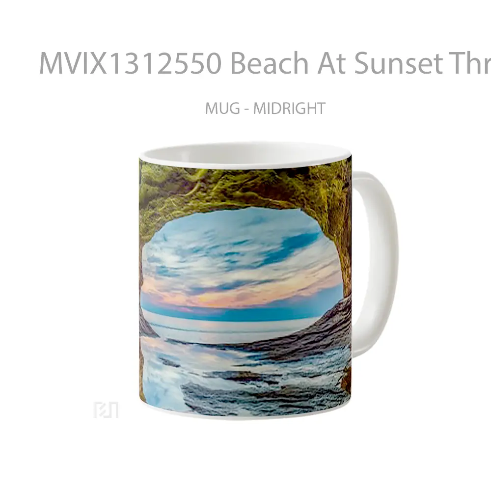 Mug Beach At Sunset Through Rocks Gelas Pemandangan Alam - All-side / Desain