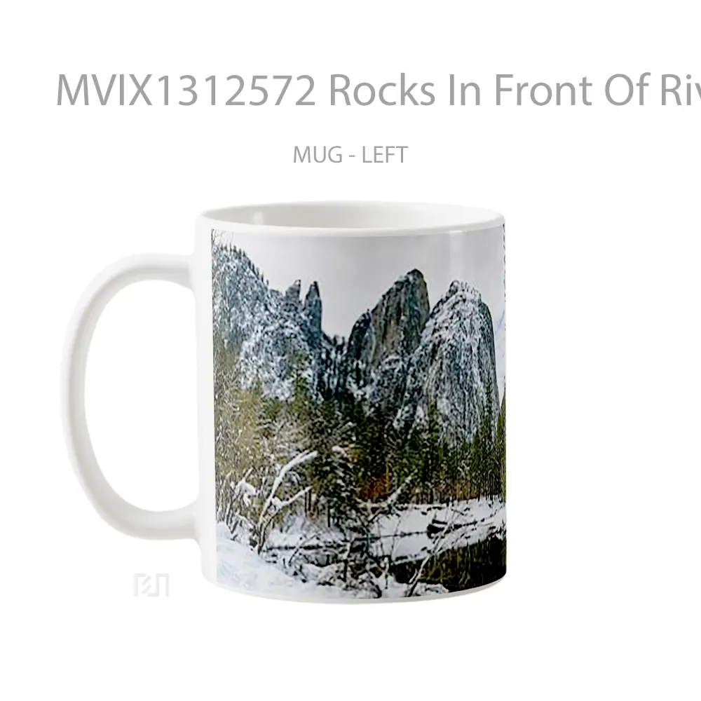Mug Rocks In Front Of River In The Forest Gelas Pemandangan Alam - Tampak Tengah