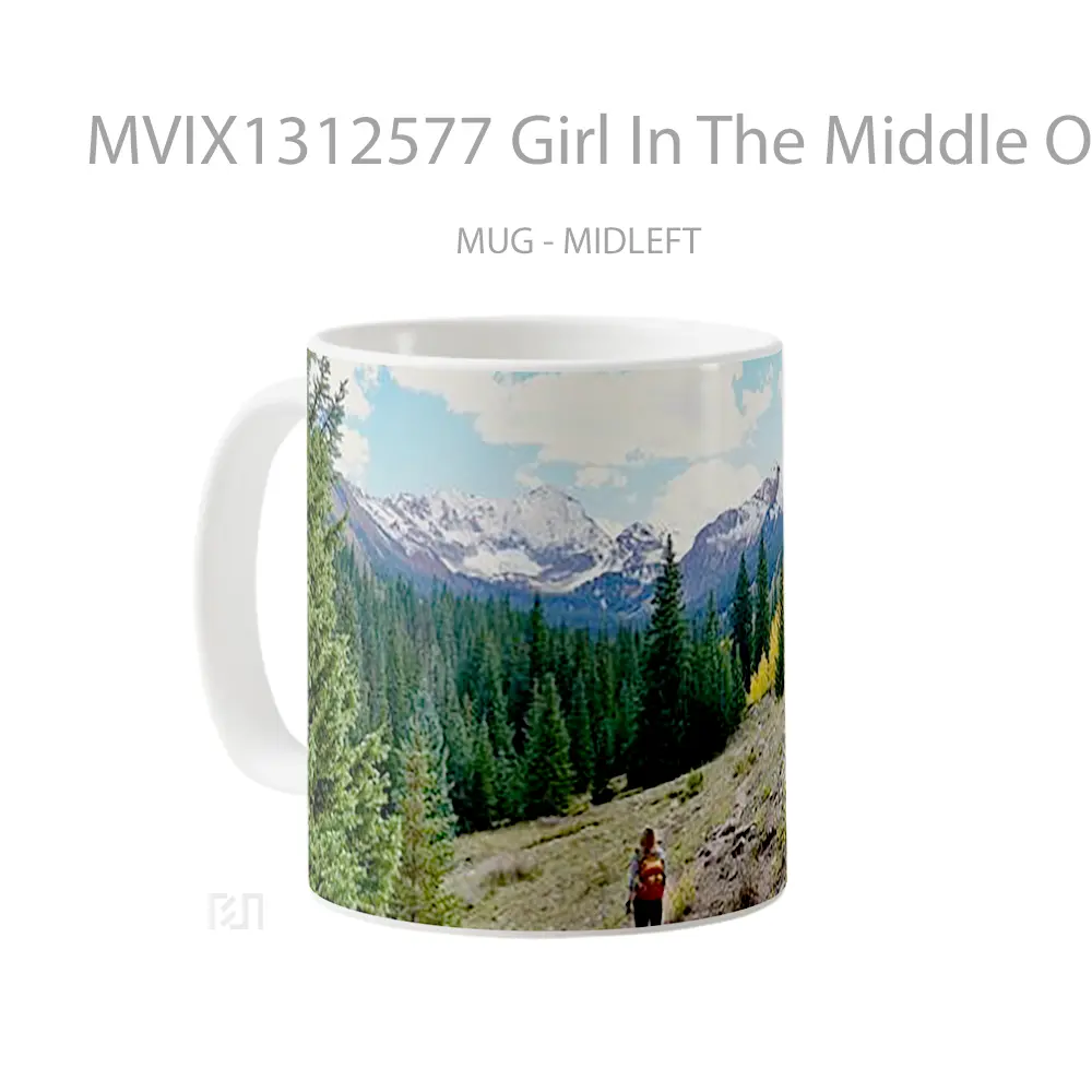 Mug Girl In The Middle Of The Forest Gelas Pemandangan Alam - All-side / Desain