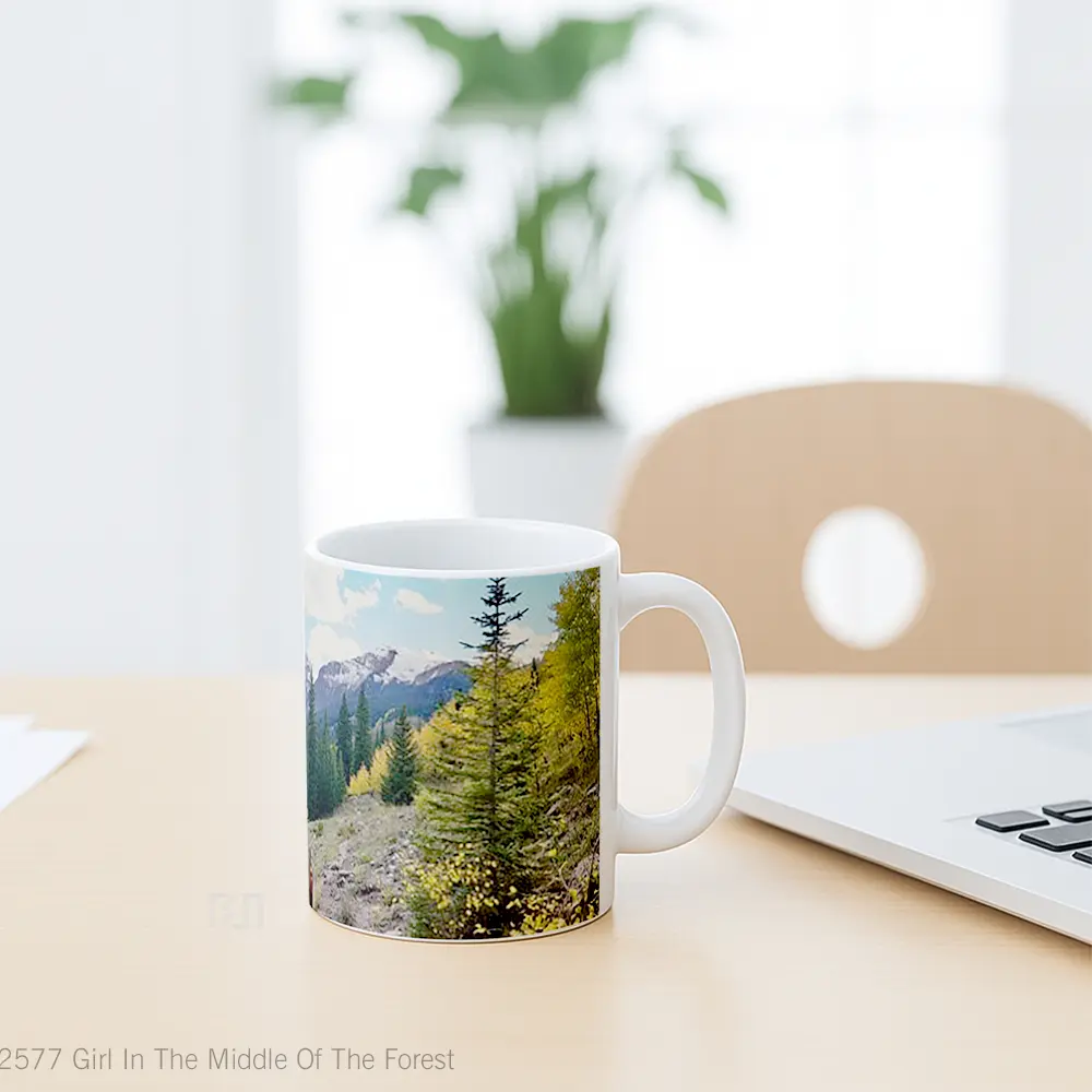 Mug Girl In The Middle Of The Forest Gelas Pemandangan Alam - All-side / Desain