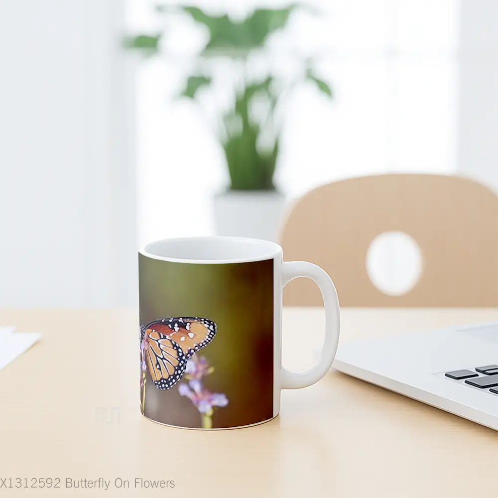 Mug Butterfly On Flowers Gelas Hewan Lucu - All-side / Desain