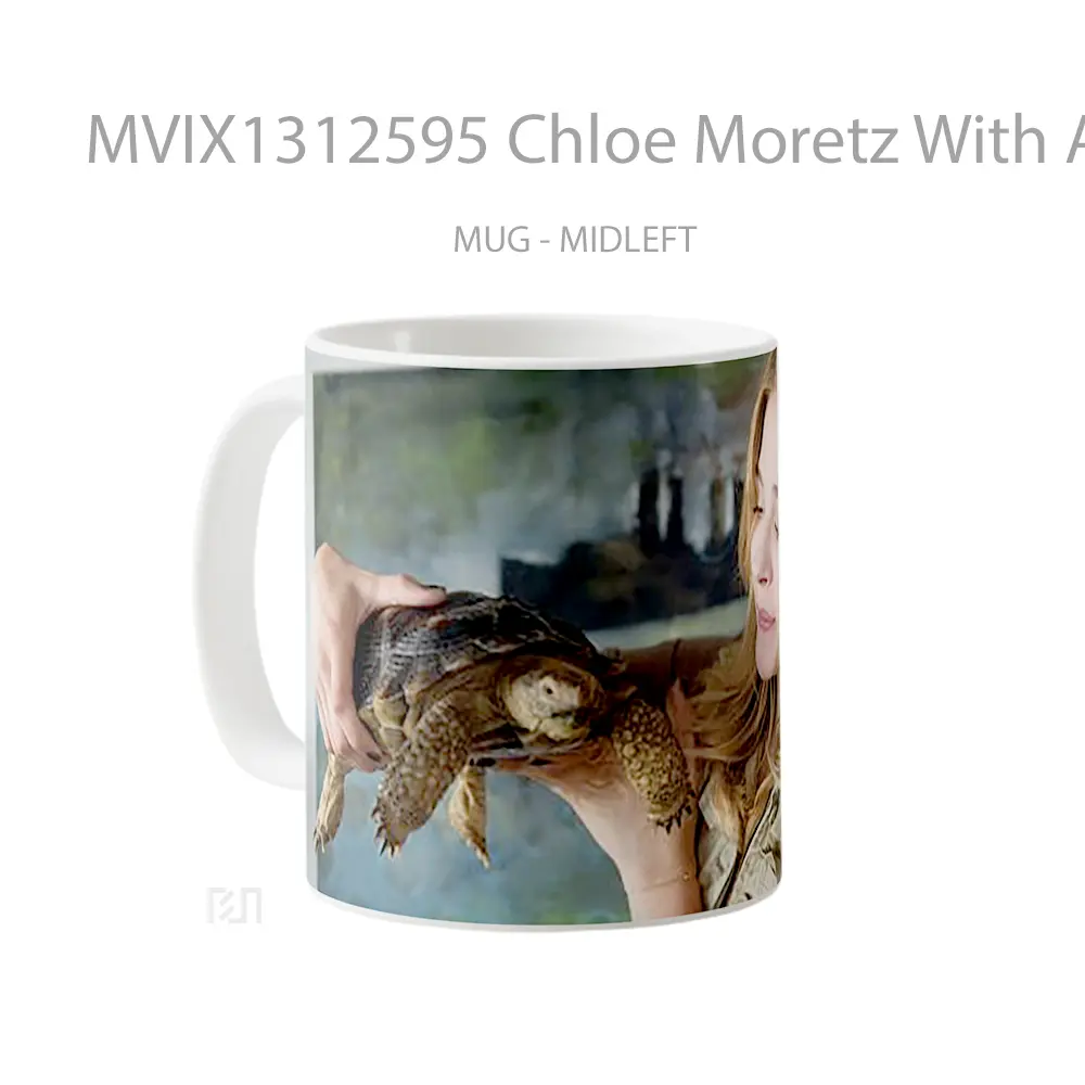 Mug Chloe Moretz With A Turtle Gelas Hewan Lucu - All-side / Desain