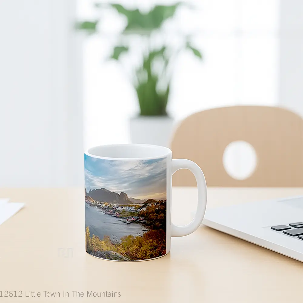 Mug Little Town In The Mountains Gelas Pemandangan Alam - All-side / Desain