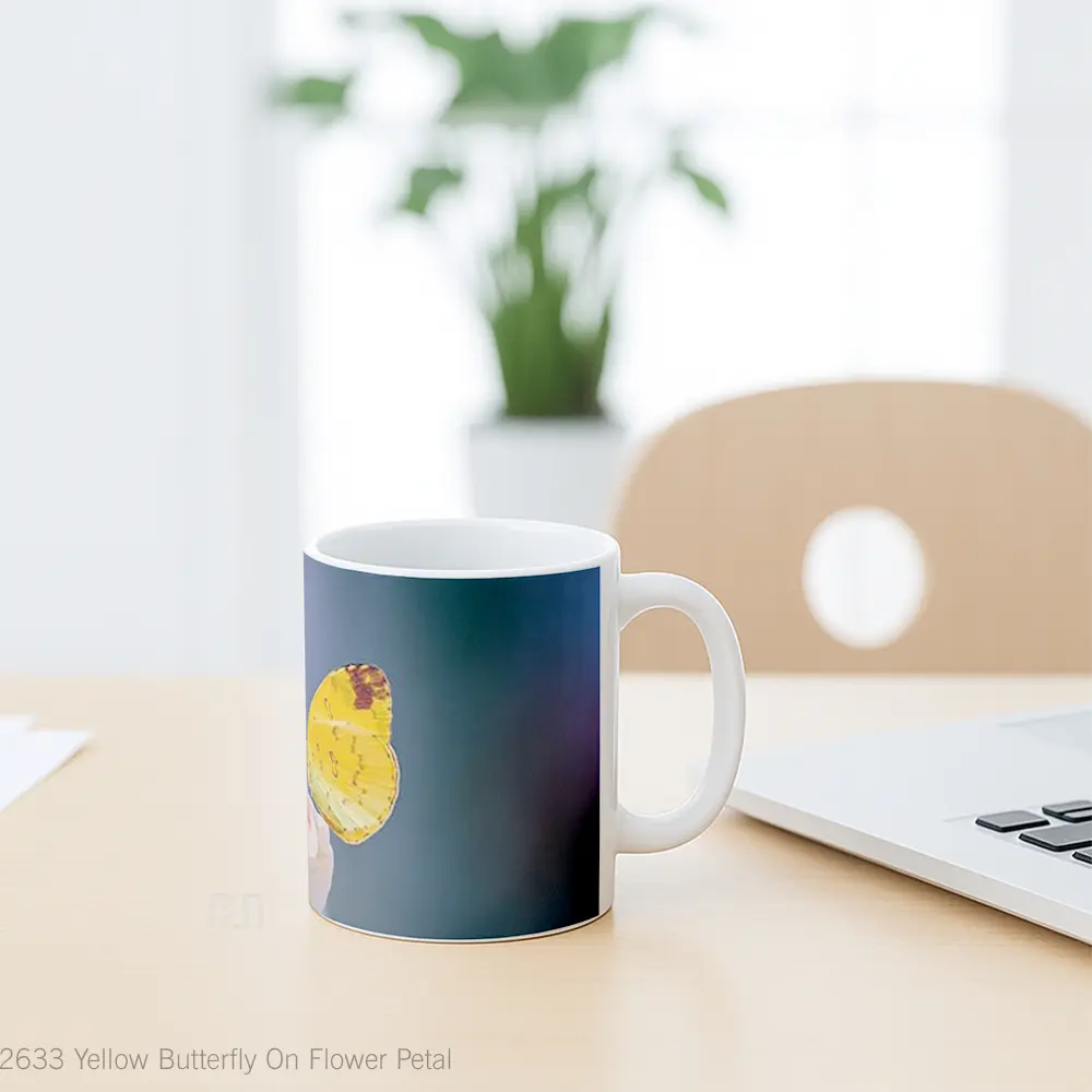 Mug Yellow Butterfly On Flower Petal Gelas Hewan Lucu - All-side / Desain