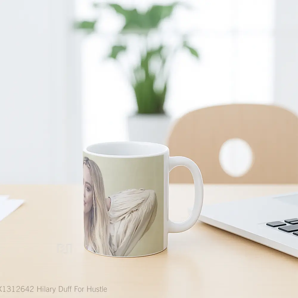 Mug Hilary Duff For Hustle Gelas Keramik Unik - All-side / Desain