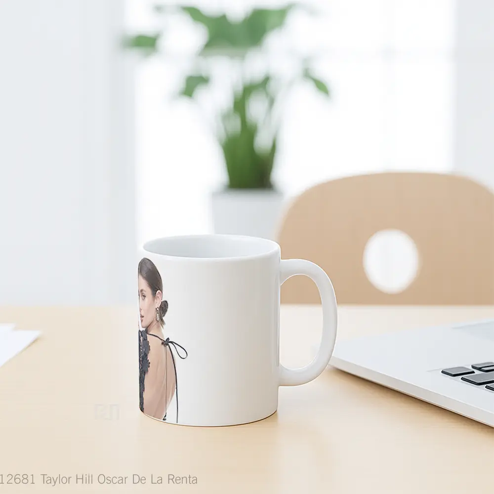 Mug Taylor Hill Oscar De La Renta Gelas Selebriti - All-side / Desain