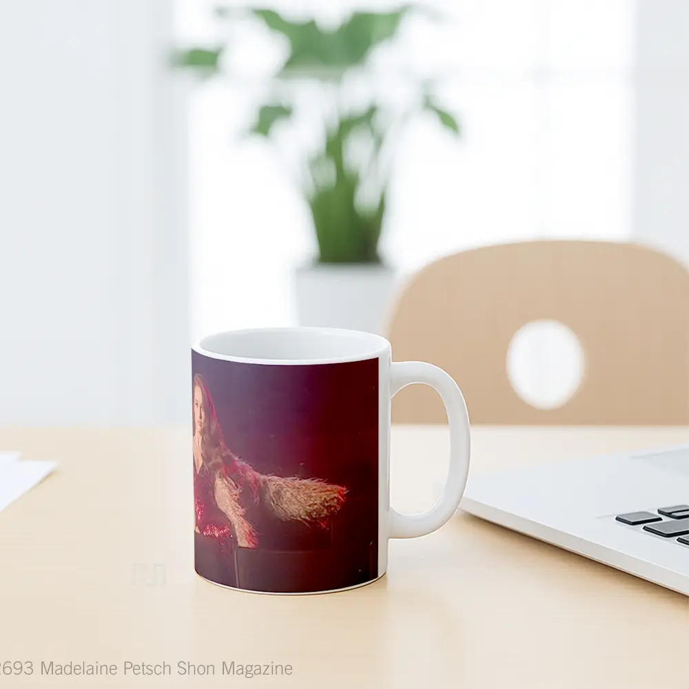 Mug Madelaine Petsch Shon Magazine Gelas Keramik Unik - All-side / Desain