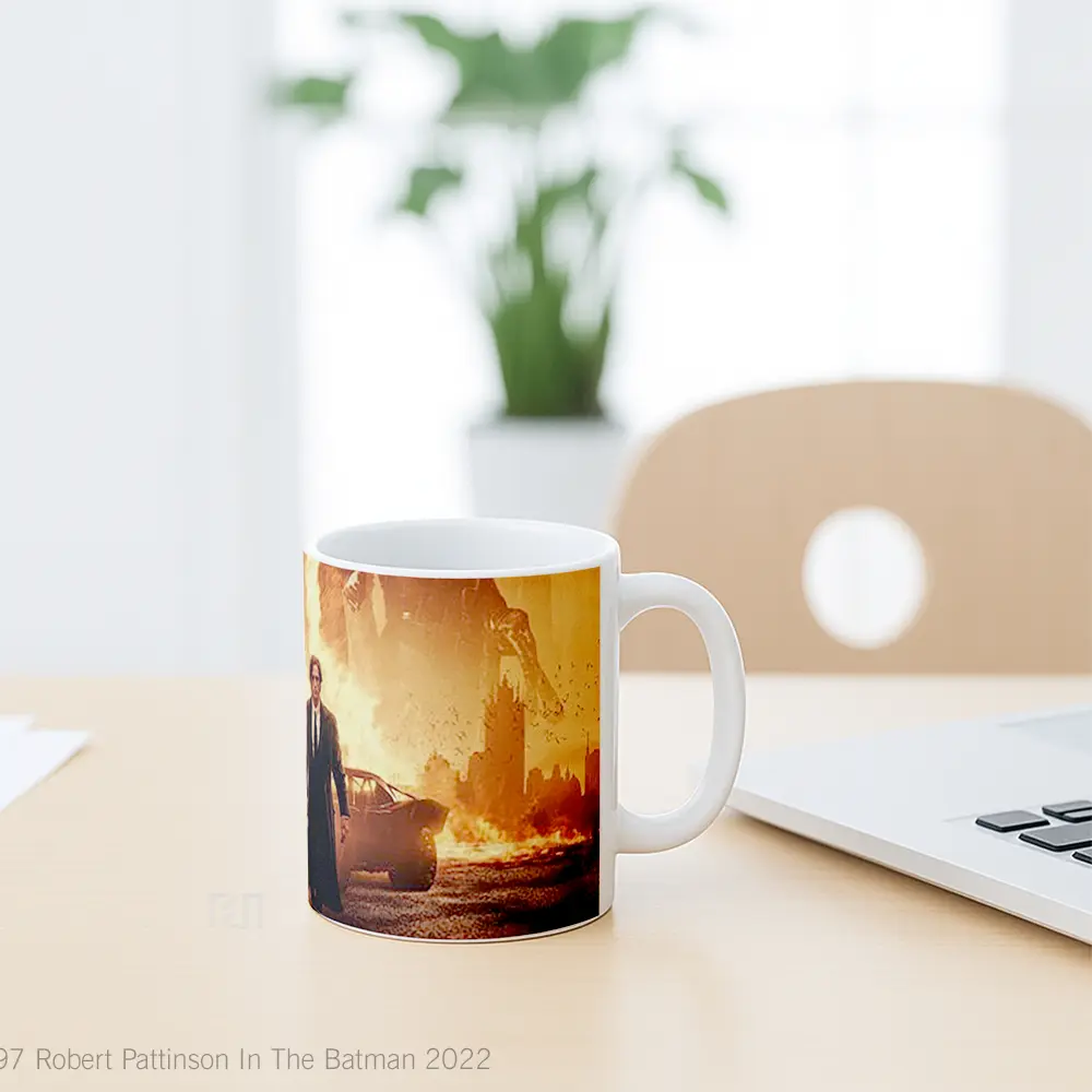 Mug Robert Pattinson In The Batman 2022 Gelas Superhero - All-side / Desain