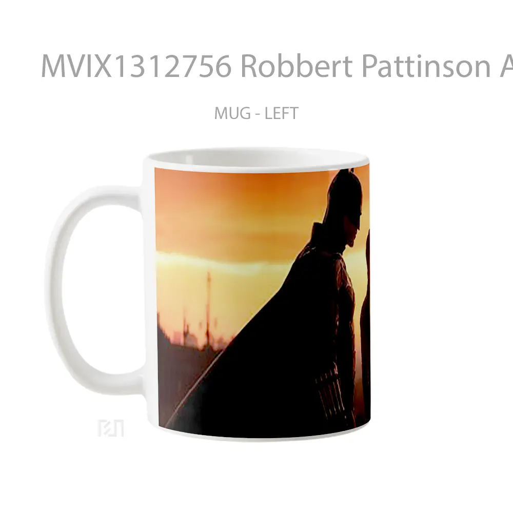 Mug Robbert Pattinson As Batman And Zoe Kravitzs As Catwoman Gelas Superhero - All-side / Desain