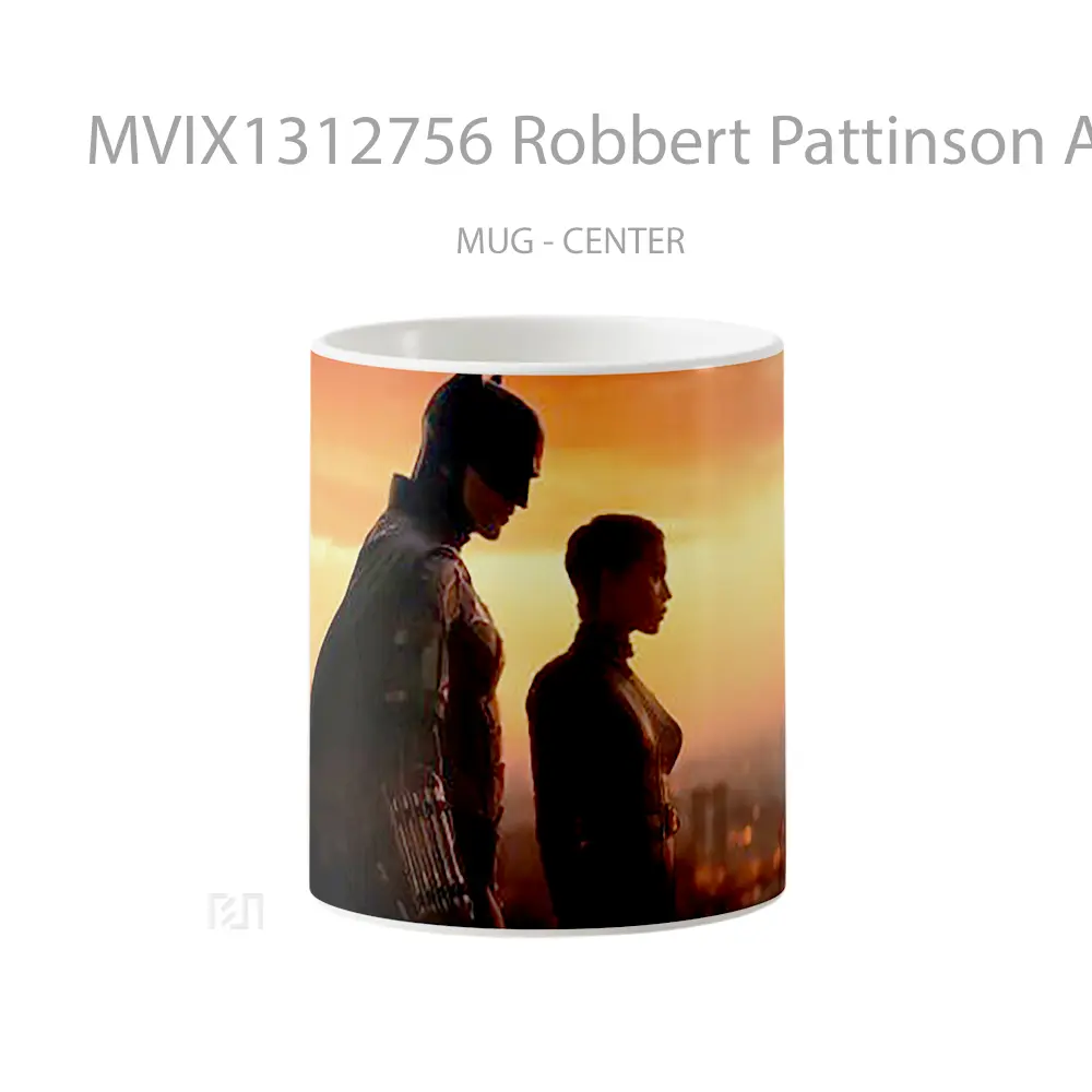 Mug Robbert Pattinson As Batman And Zoe Kravitzs As Catwoman Gelas Superhero