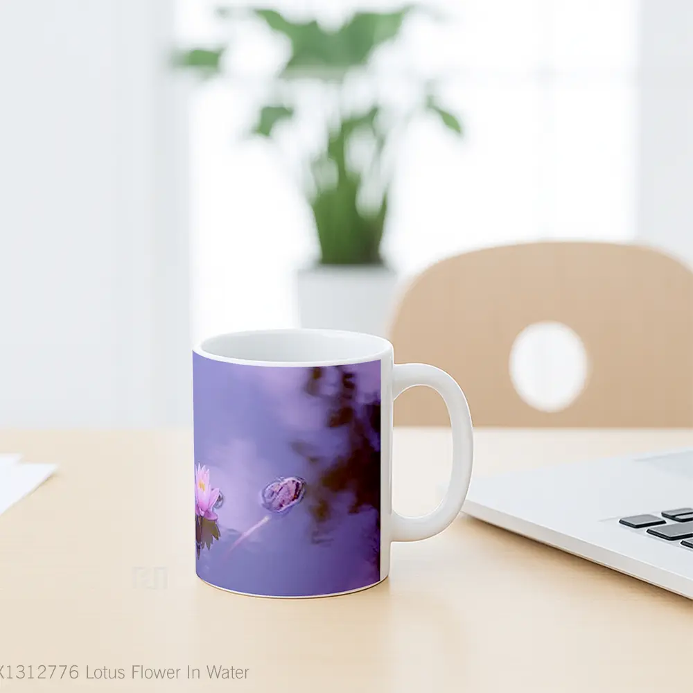 Mug Lotus Flower In Water Gelas Pemandangan Alam - All-side / Desain