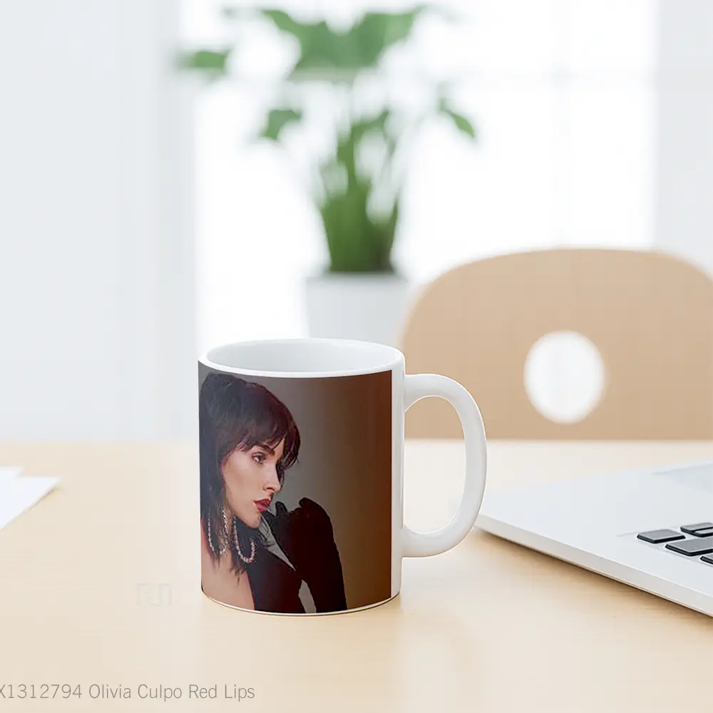 Mug Olivia Culpo Red Lips Gelas Selebriti - All-side / Desain