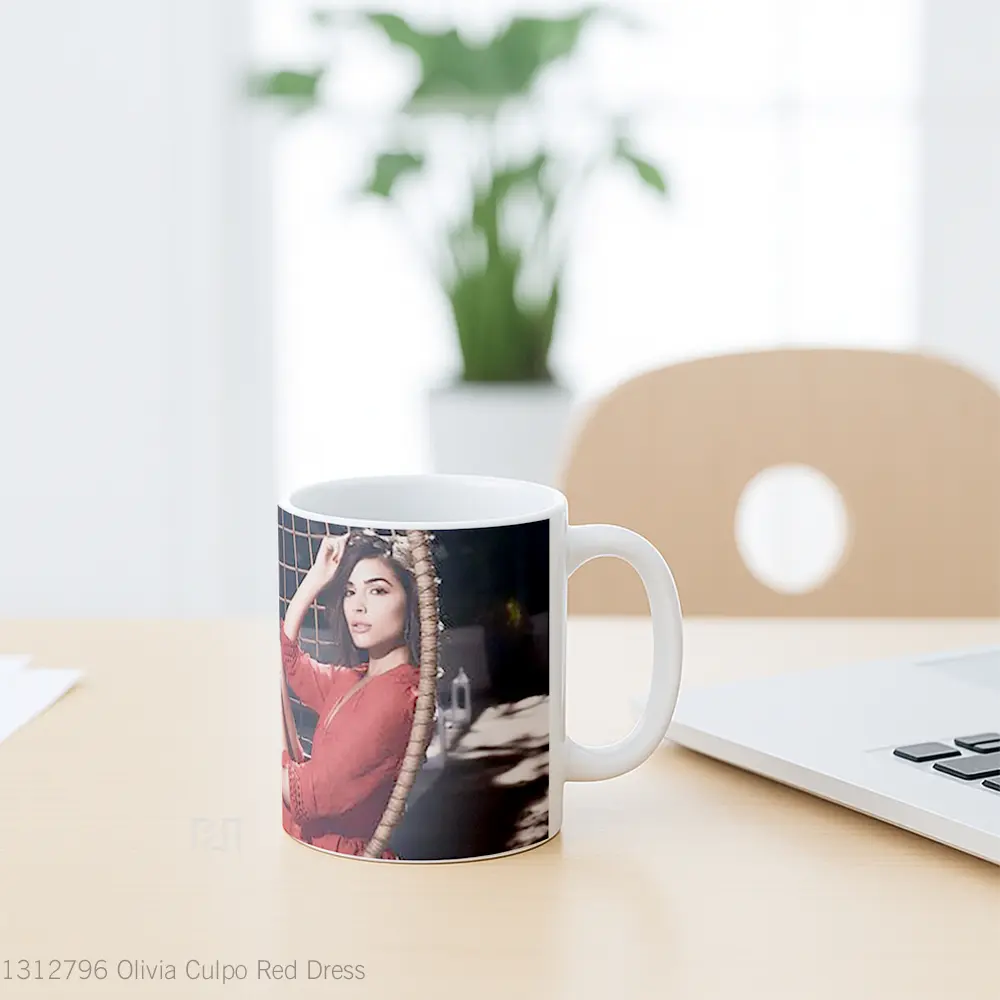 Mug Olivia Culpo Red Dress Gelas Selebriti - All-side / Desain