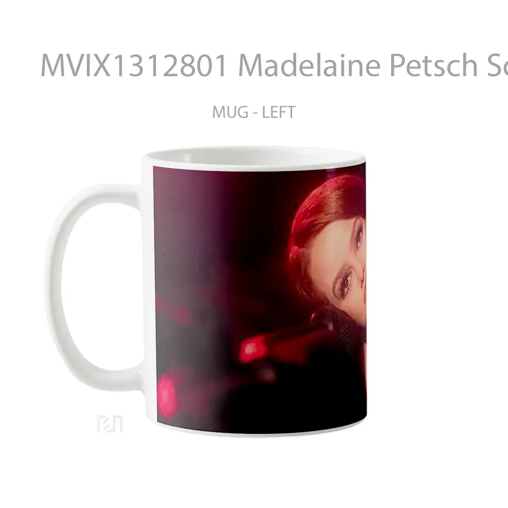 Mug Madelaine Petsch Schon Magazine Gelas Keramik Unik - All-side / Desain