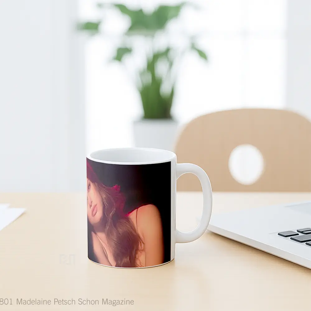 Mug Madelaine Petsch Schon Magazine Gelas Keramik Unik - All-side / Desain