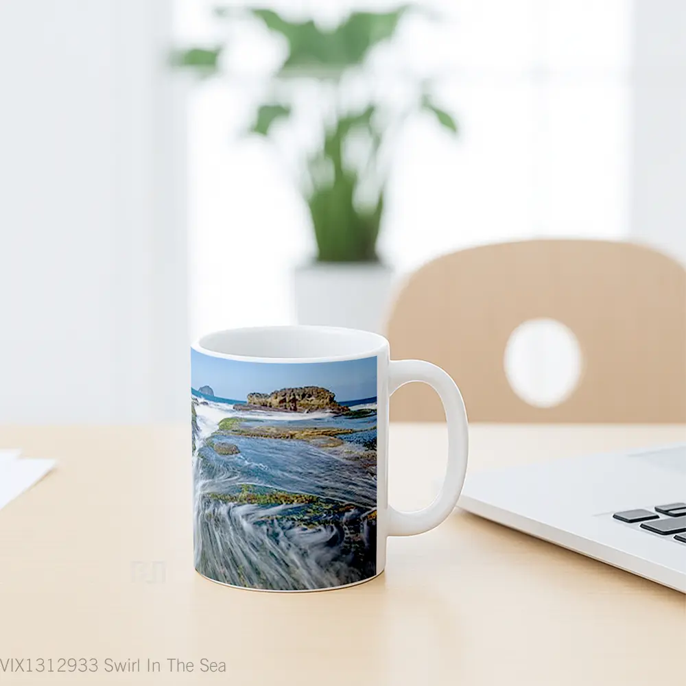 Mug Swirl In The Sea Gelas Pemandangan Alam - All-side / Desain