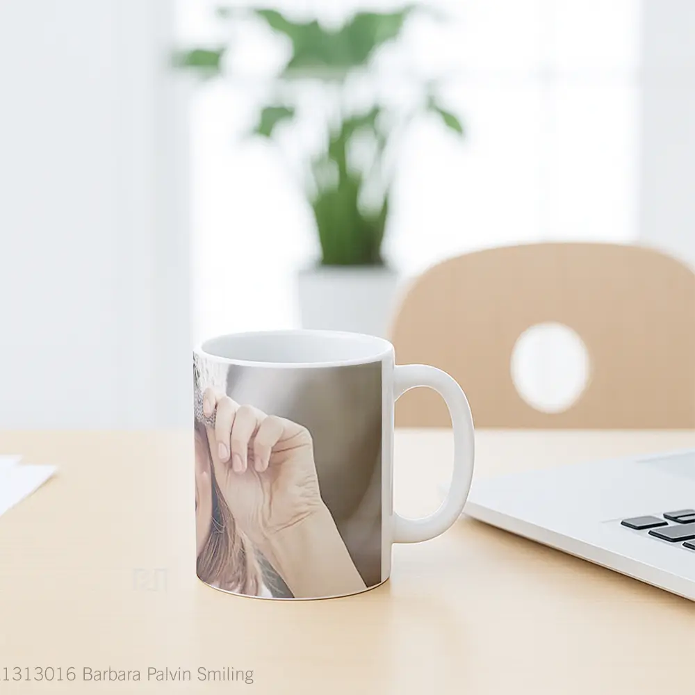 Mug Barbara Palvin Smiling Gelas Keramik Unik - All-side / Desain