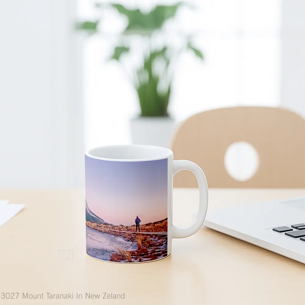 Mug Mount Taranaki In New Zeland Gelas Keramik Unik - All-side / Desain