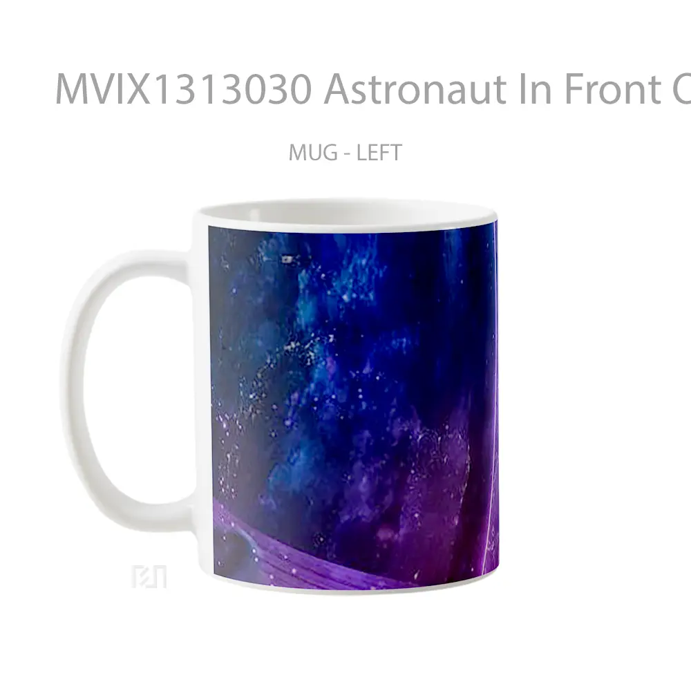 Mug Astronaut In Front Of Saturn Gelas Astronomi - Tampak Tengah