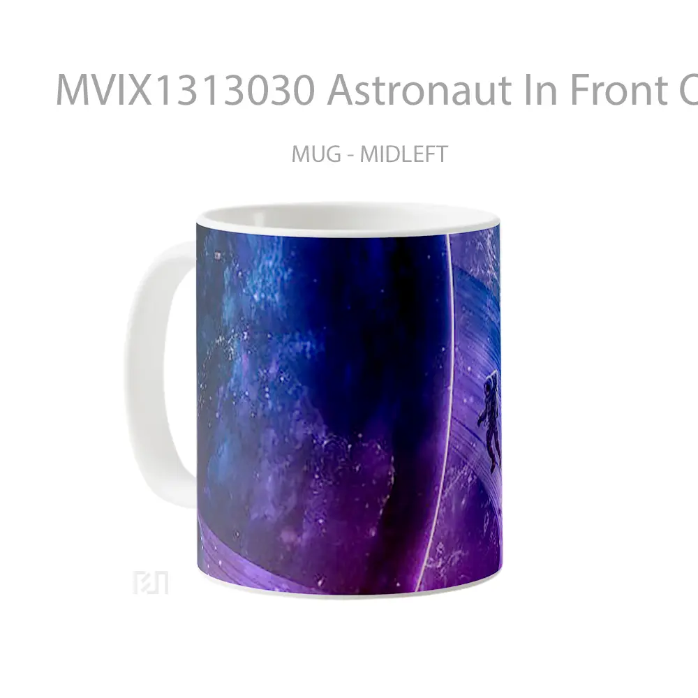 Mug Astronaut In Front Of Saturn Gelas Astronomi - Tampak Tengah
