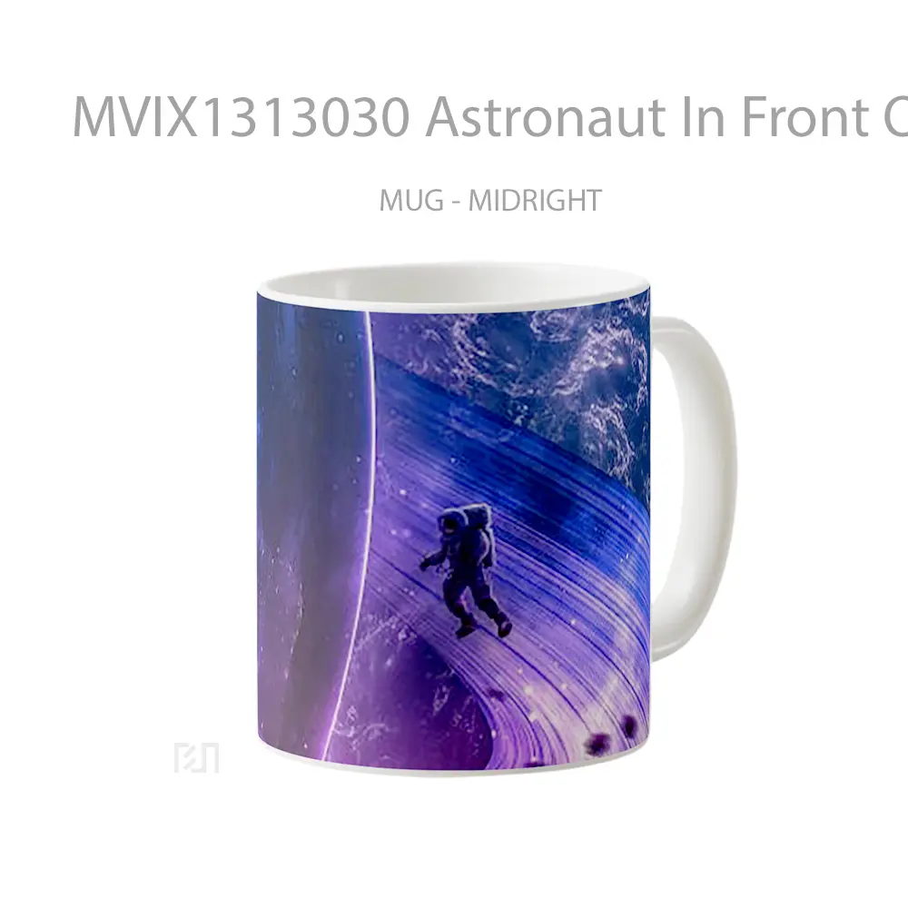 Mug Astronaut In Front Of Saturn Gelas Astronomi - Tampak Tengah