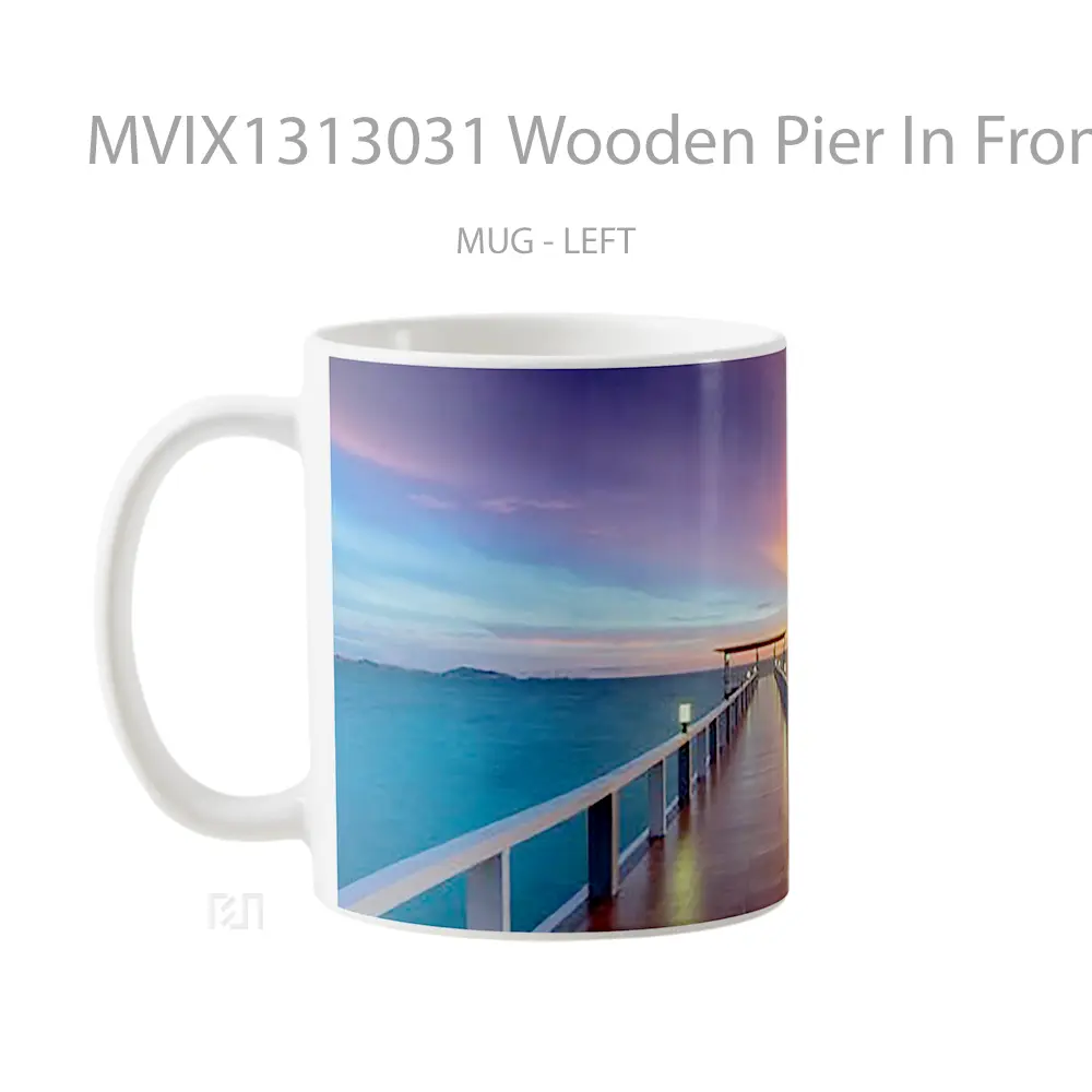 Mug Wooden Pier In Front Of The Sea At Sunset Gelas Pemandangan Alam - Tampak Tengah