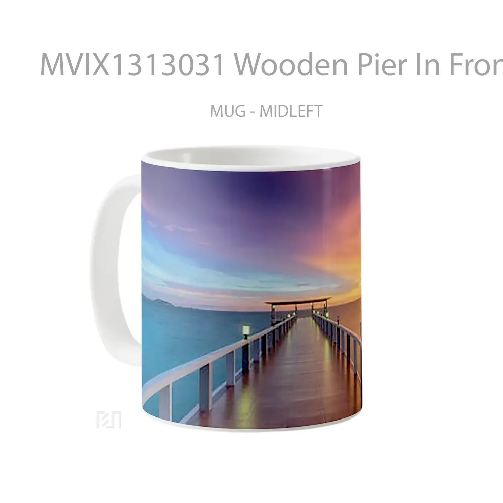 Mug Wooden Pier In Front Of The Sea At Sunset Gelas Pemandangan Alam - Tampak Tengah