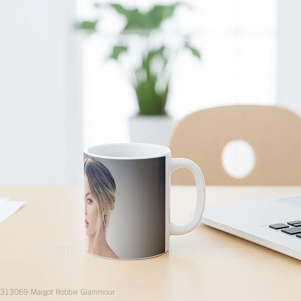Mug Margot Robbie Glammour Gelas Keramik Unik - All-side / Desain