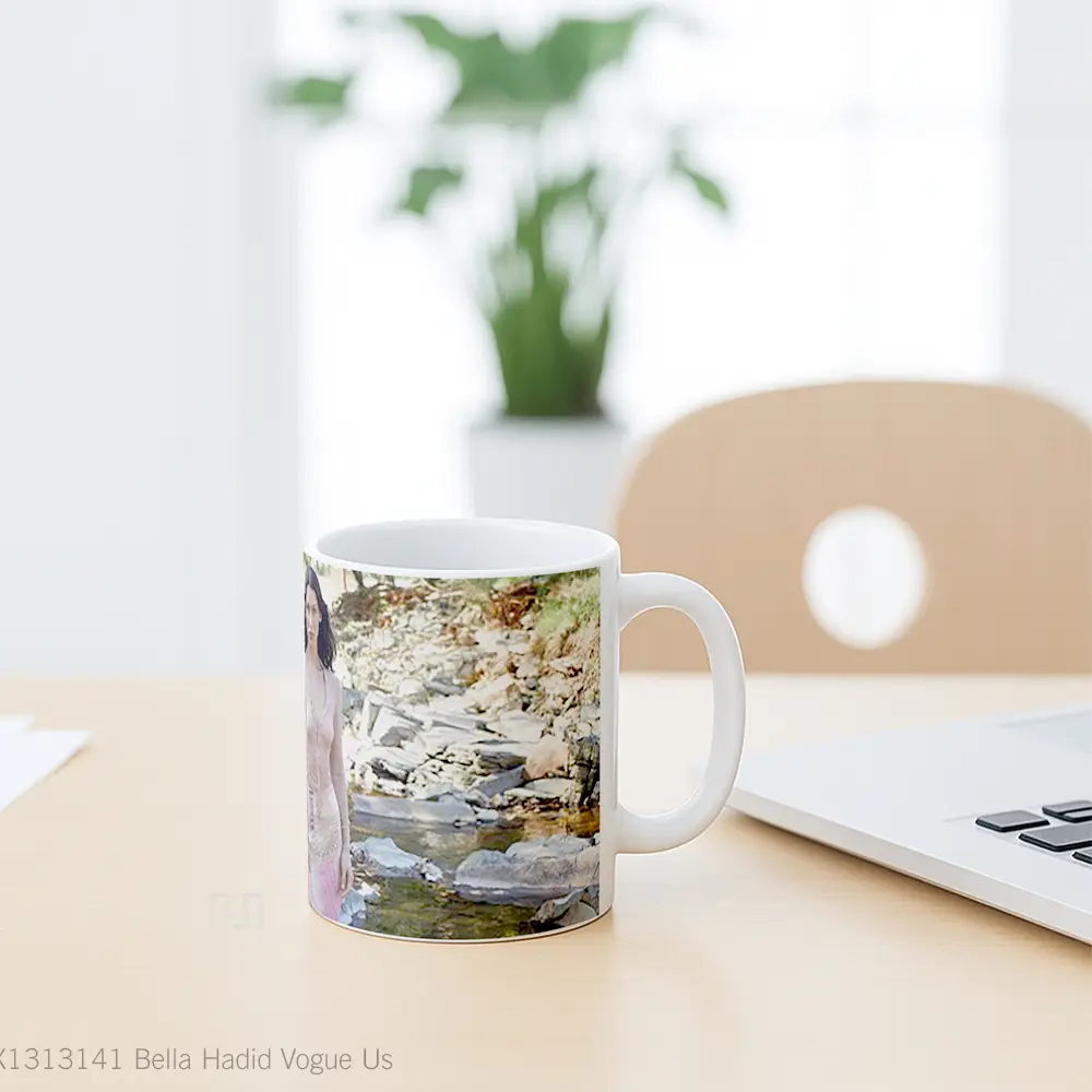 Mug Bella Hadid Vogue Us Gelas Keramik Unik - All-side / Desain