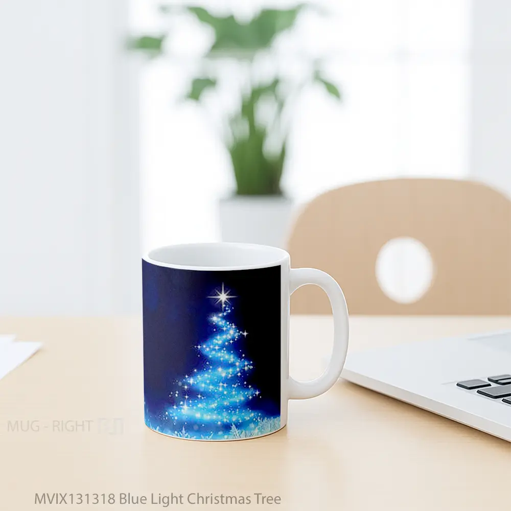 Mug Blue Light Christmas Tree Gelas Pemandangan Alam - All-side / Desain